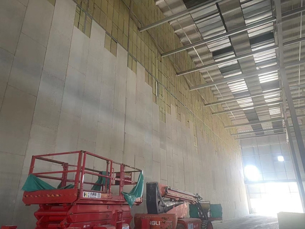 仓库施工中的硅酸盐防火墙